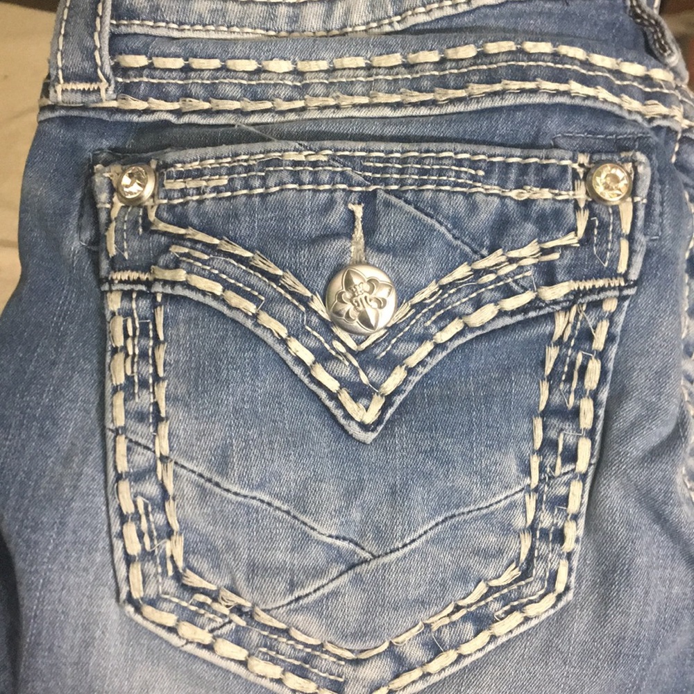 MUST SELL! New buckle miss me jeans! Never worn.